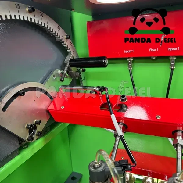 Banco de pruebas DCI 800 para inyectores de combustible Common Rail diésel: prueba de 4 inyectores al mismo tiempo.
