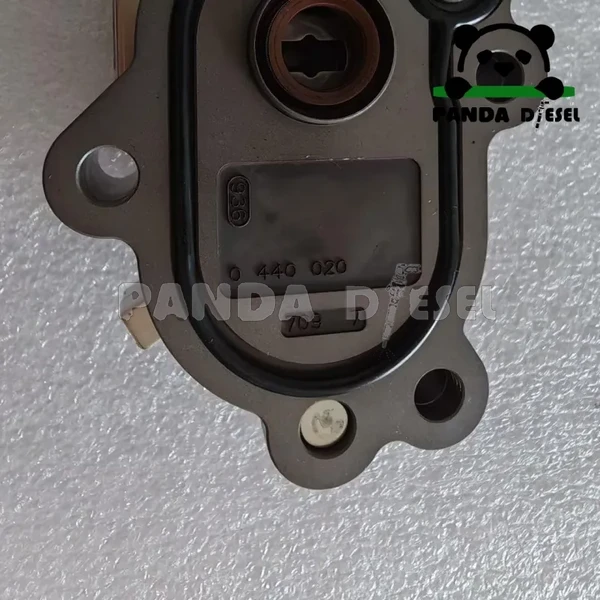 bomba de engranajes de alimentación de combustible Bosch 0440020111 21121017151 51111037797 d0836loh64 4989266 para camión MAN, Cummins, Komatsu, TGL, TGM, excavadora de orugas PC200, PC220 fabricante